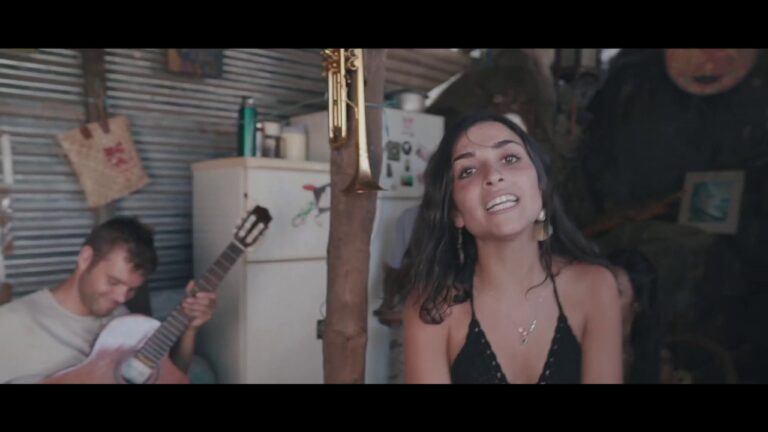 LADANIVA – Vay Aman