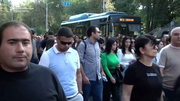 Armenian Protesters Block Traffic in Yerevan