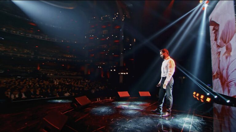 Sevak Amroyan – Ashkharhums-Arants Qez / Աշխարհումս-Առանց քեզ (Live at AMVA 2024)
