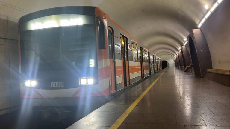 Գժանոց ա, հերթերն իրար ուտում են. մետրոյի ուղևորները՝ քարտով վճարելու մասին