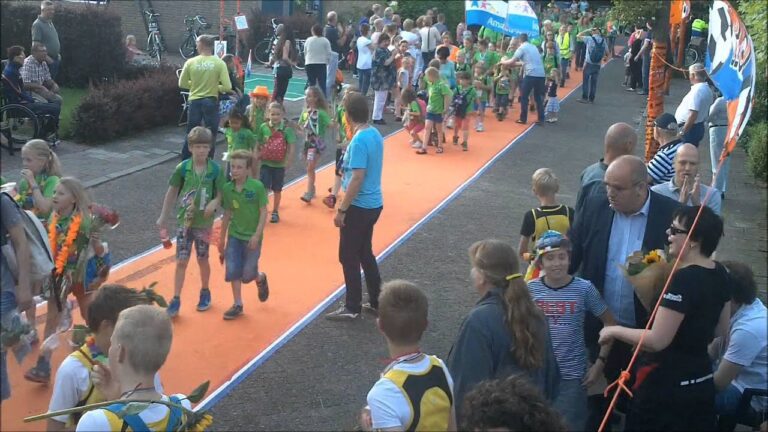 Avondvierdaagse in de Oppenheimlaan – Amalia-Astro school