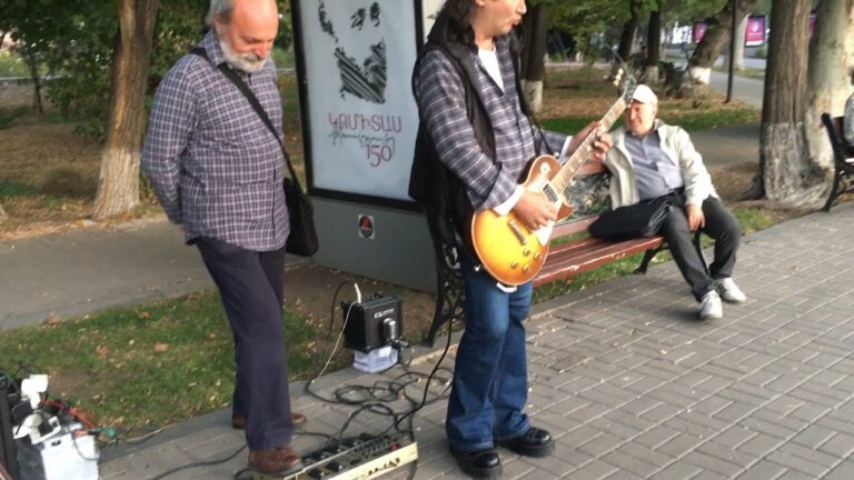 Yerevan, Blues Fransiayi hraparakum, 25.10.19, Fr, Video-2.