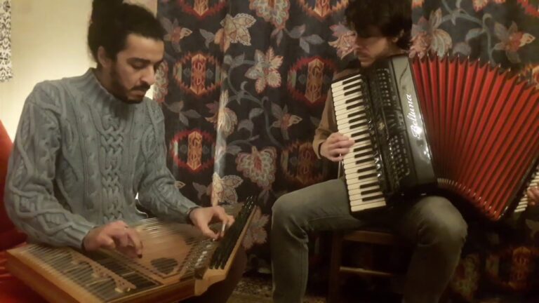 Armenian folk song – Qaravan (qanun & accordion) Armenian folk song – Qaravan (qanun & accordion)