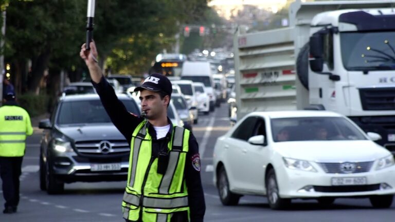 Քաոսային երթևեկություն. կլուծի արդյո՞ք նոր ստեղծվող ճգնաժամային խումբը Երևանի խցանումների հարցը Քաոսային երթևեկություն. կլուծի արդյո՞ք նոր ստեղծվող ճգնաժամային խումբը Երևանի խցանումների հարցը