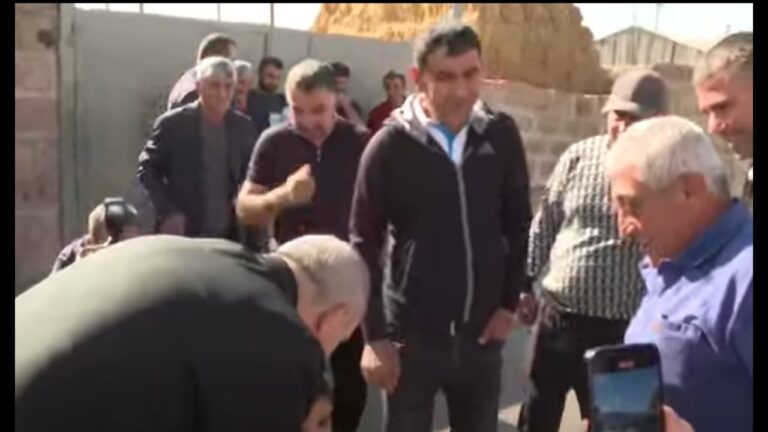 Շնորհակալ ենք, պարո’ն վարչապետ, բարով եկար. Փաշինյանը  հանդիպում է ժողովրդի հետ Շնորհակալ ենք, պարո’ն վարչապետ, բարով եկար. Փաշինյանը  հանդիպում է ժողովրդի հետ