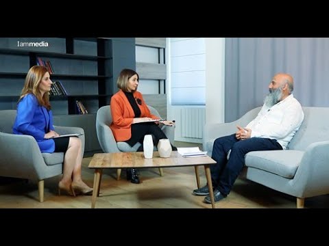 Հայոց հնչյունների հրաշագործ ուժը բացահայտում է Տրդատ Դոնիկյանը Հայոց հնչյունների հրաշագործ ուժը բացահայտում է Տրդատ Դոնիկյանը