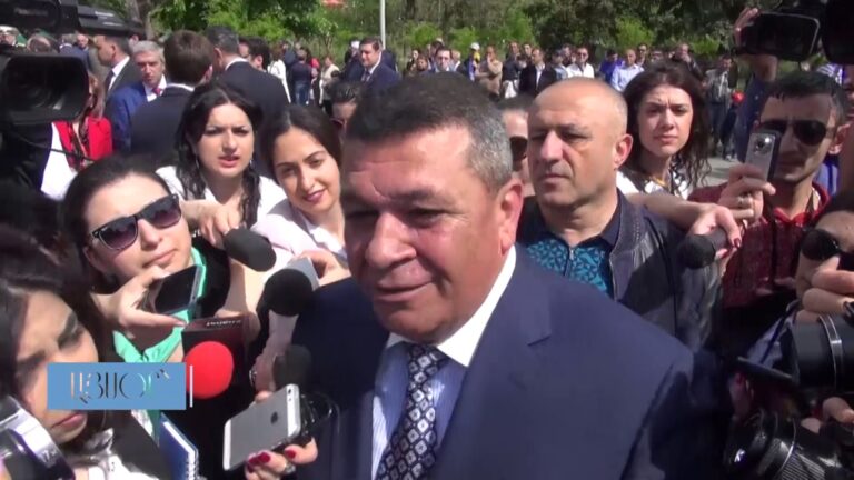 Լսիր, հոգիս, աղբ ամեն տեղ էլ լինում է. Վլադիմիր Գասպարյան Լսիր, հոգիս, աղբ ամեն տեղ էլ լինում է. Վլադիմիր Գասպարյան