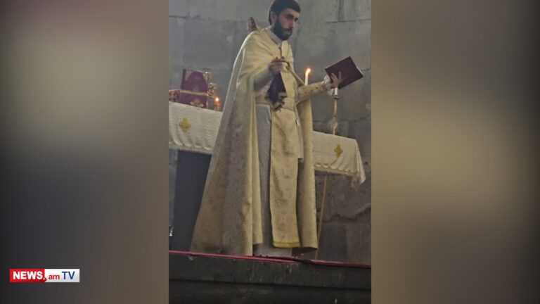 Կարգալույծ քահանան դիմեց Փաշինյանին «պատարագի» ժամանակ. ՔՊ–ականները սկսեցին ծափահարել Կարգալույծ քահանան դիմեց Փաշինյանին «պատարագի» ժամանակ. ՔՊ–ականները սկսեցին ծափահարել