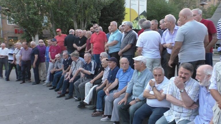 Yerevan, 11.09.18, Tu, Video-2, Hin Yerevancinerov nkarvecink:))