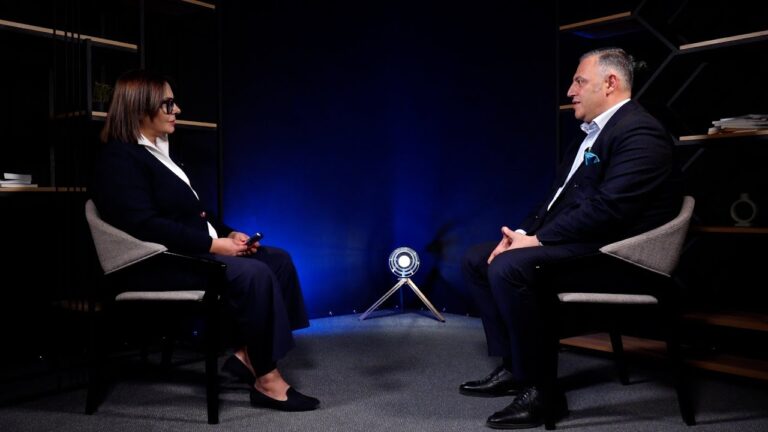 Սամվել Կարապետյանը կհաղթի Փաշինյանին. Արթուր Միքայելյան Սամվել Կարապետյանը կհաղթի Փաշինյանին. Արթուր Միքայելյան