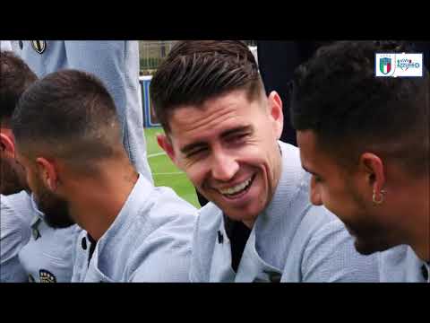 Europei 2021, ai tifosi non piace la nuova divisa: “Sembra la Nazionale di Masterchef” Europei 2021, ai tifosi non piace la nuova divisa: “Sembra la Nazionale di Masterchef”