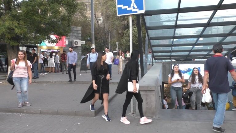 Yerevan, Abovyan+Isahakyan, Minchev Koghbatsi, 17.09.19, Tu, Video-2.