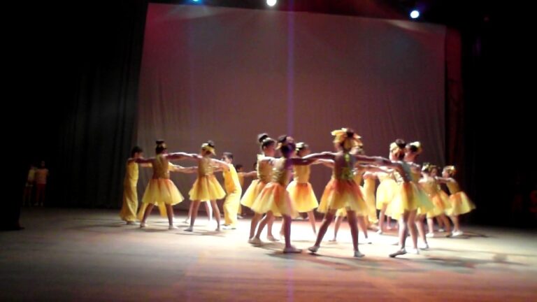 «Վայոց ձոր-2017» պարարվեստի փառատոնը Եղեգնաձորի մշակույթի կենտրոնում 4 «Վայոց ձոր-2017» պարարվեստի փառատոնը Եղեգնաձորի մշակույթի կենտրոնում 4