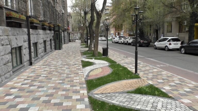 Yerevan, 01.04.20, We, Or 8-rd, Zbosank, Koghbatsi, Hin Yerevantsi, Video-1. Yerevan, 01.04.20, We, Or 8-rd, Zbosank, Koghbatsi, Hin Yerevantsi, Video-1.