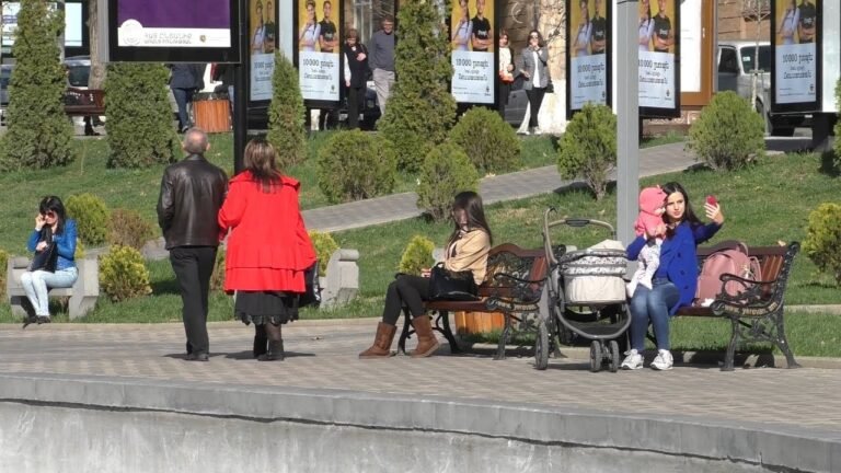 Yerevan, 18.03.18, Su, Video-1, (на рус.), Прогулка от Оперы до Лебединого Озера.