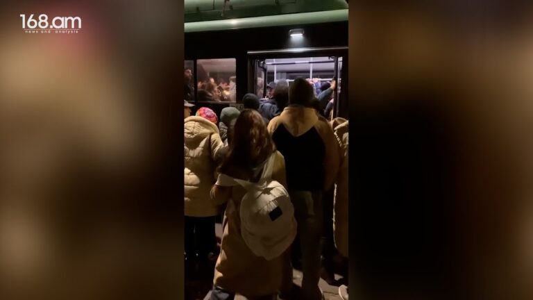 Մարդիկ մնացել են փողոցներում. Հանրային տրանսպորտի խայտառակ վիճակը Մարդիկ մնացել են փողոցներում. Հանրային տրանսպորտի խայտառակ վիճակը