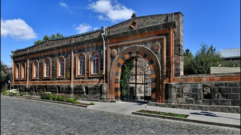 Թաքնված Հայաստան – Հովհաննես Շիրազի թանգարան / Hidden Armenia – Hovhannes Shiraz Museum