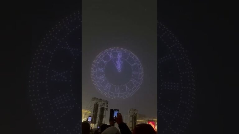 “New Year vibes in Yerevan 🇦🇲 | Countdown + spectacular drone show at Republic Square”