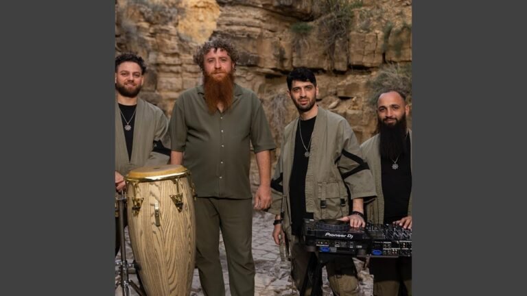 Giqor & Ari Sirun (Live)