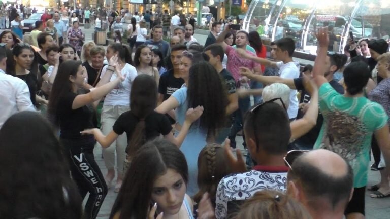 Ереван, Площадь Свободы, Северный проспект. 21.07.19, Su   , Video-2.