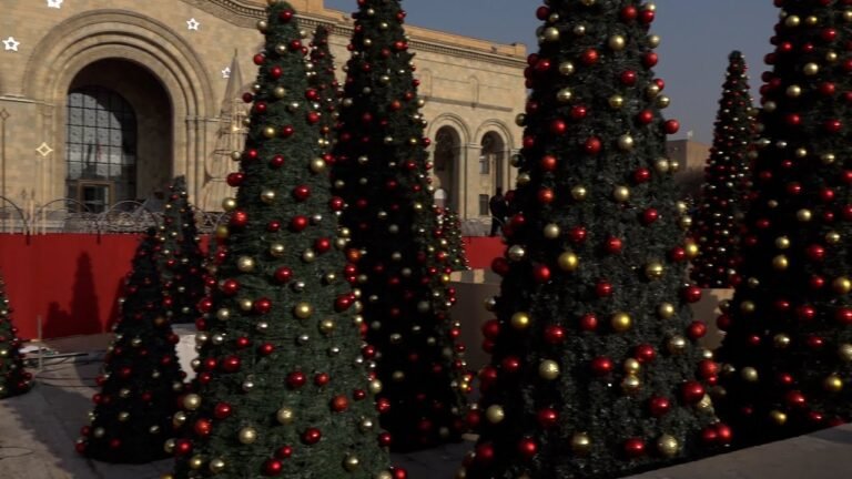 Երևանը պատրաստվում է Ամանորին Երևանը պատրաստվում է Ամանորին