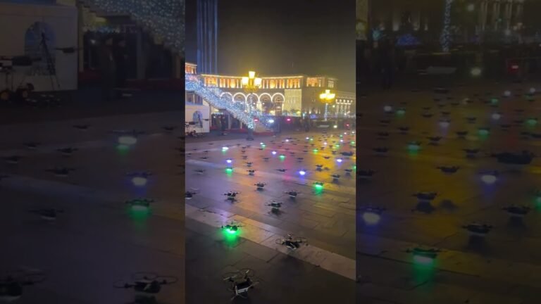 Иногда, когда дроны возвращаются после шоу, мы специально замедляем посадку. drone#show 🇦🇲